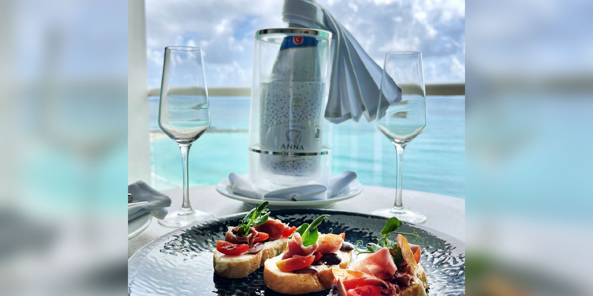 VINO ESPUMOSO + BRUSCHETTA Krystal® Cancún VINO ESPUMOSO + BRUSCHETTA Krystal® Cancún